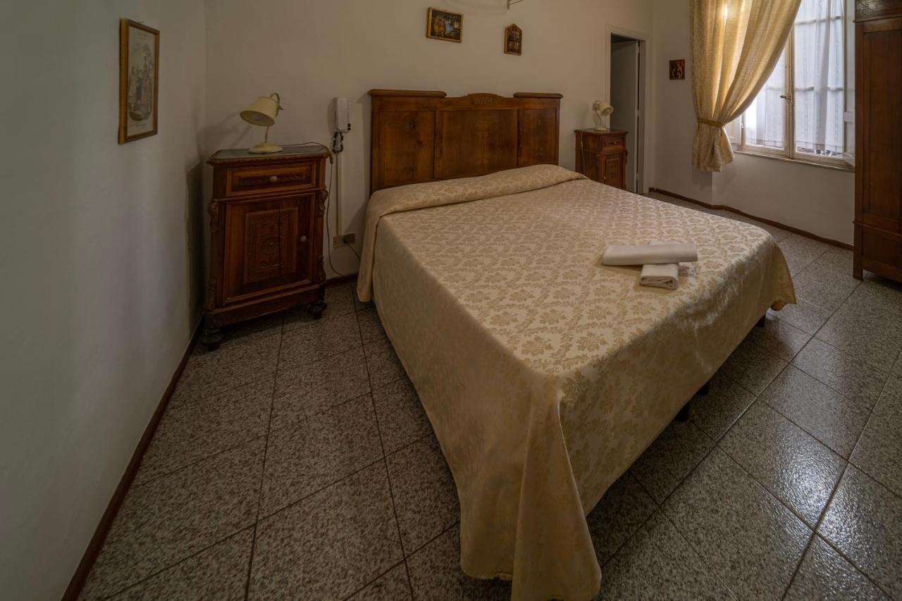 Albergo Tre Donzelle Siena Exterior photo