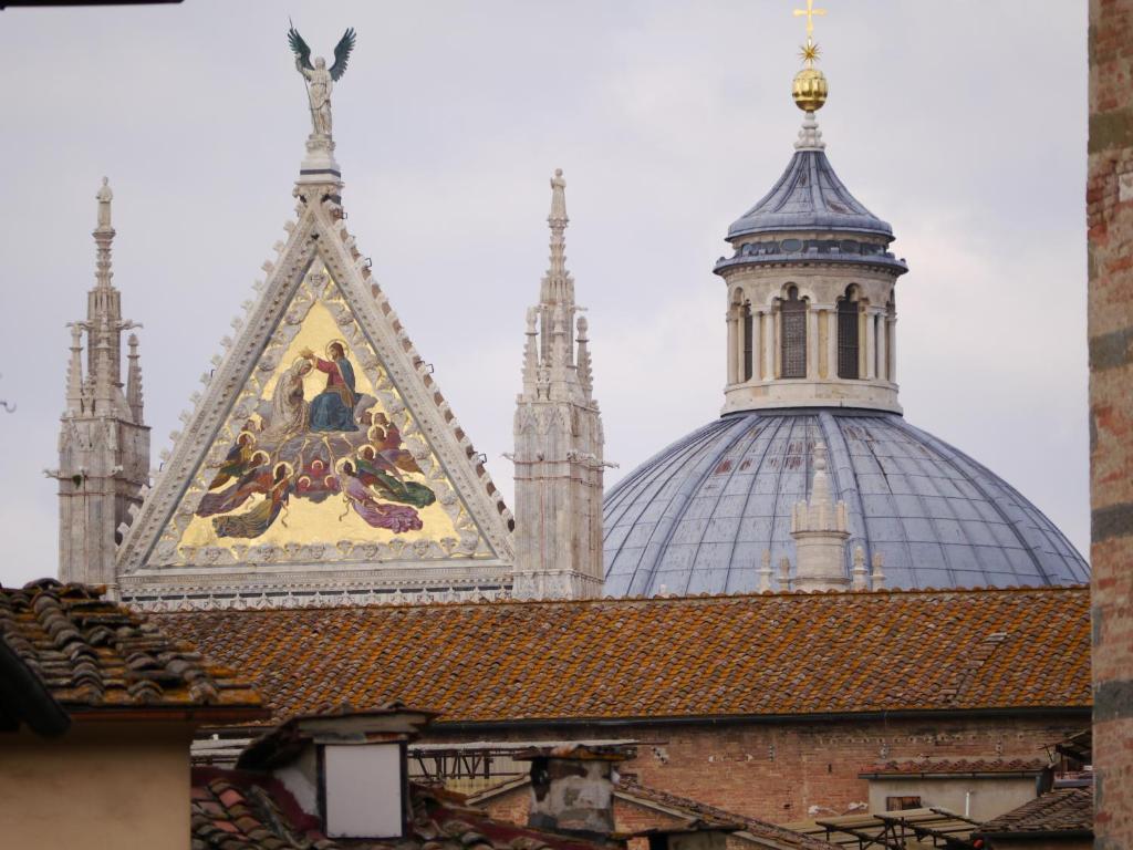Albergo Tre Donzelle Siena Exterior photo