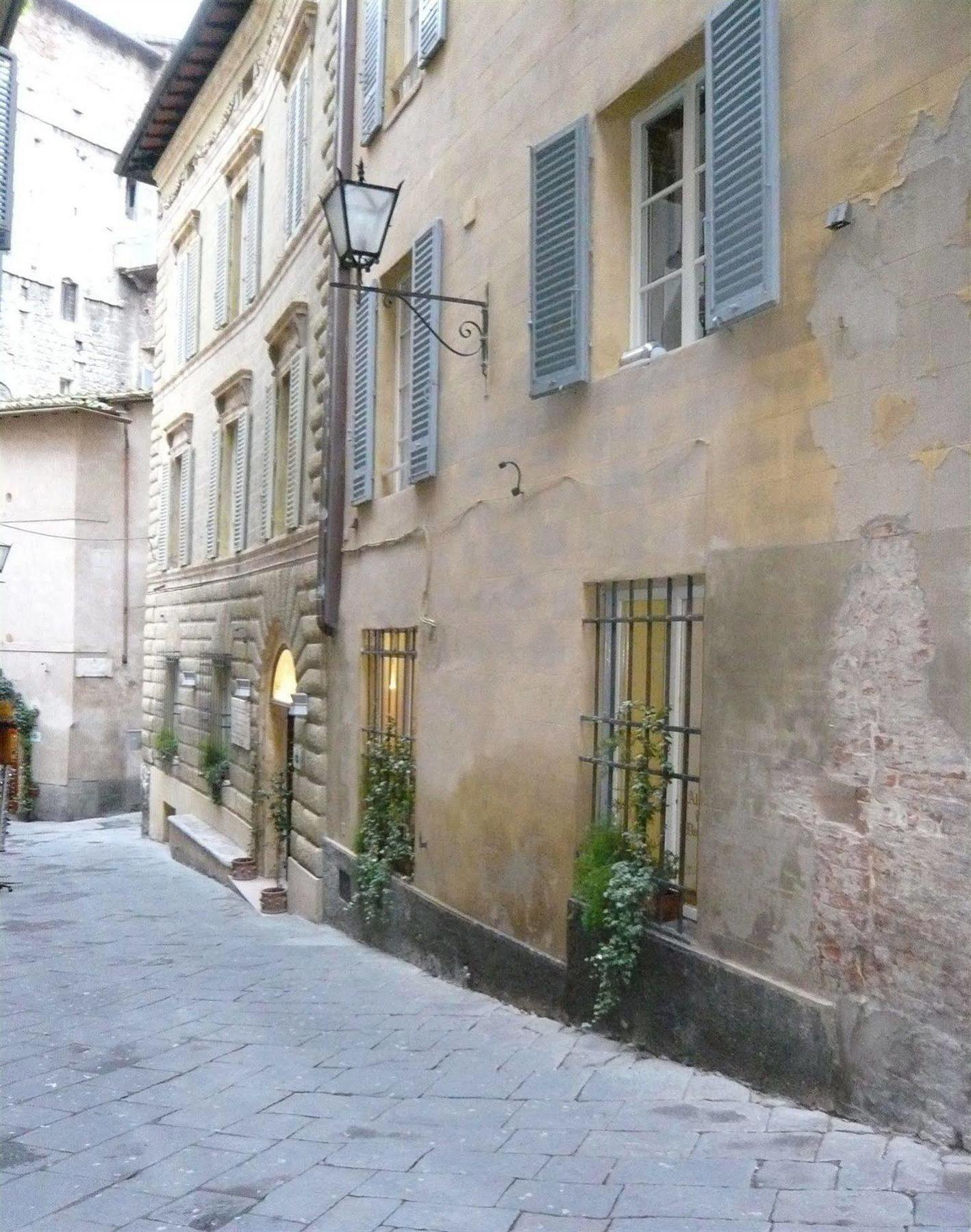 Albergo Tre Donzelle Siena Exterior photo