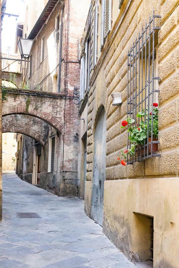 Albergo Tre Donzelle Siena Exterior photo